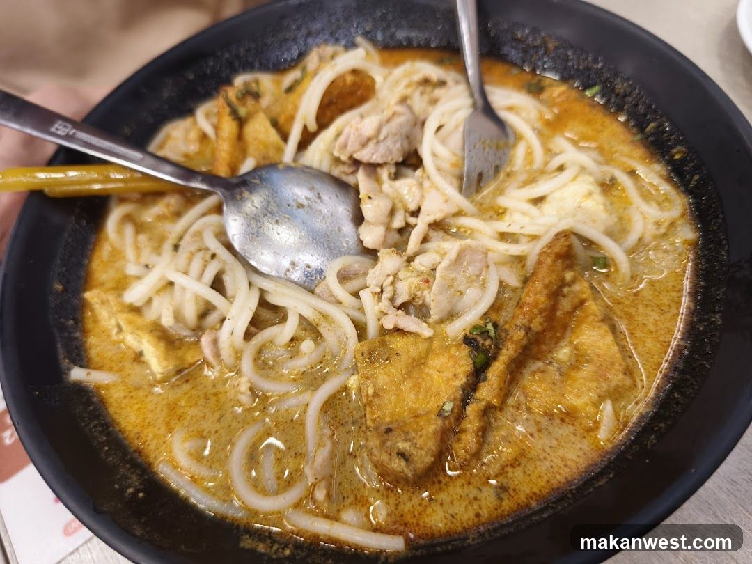 Noodle Bowl with Curry Broth