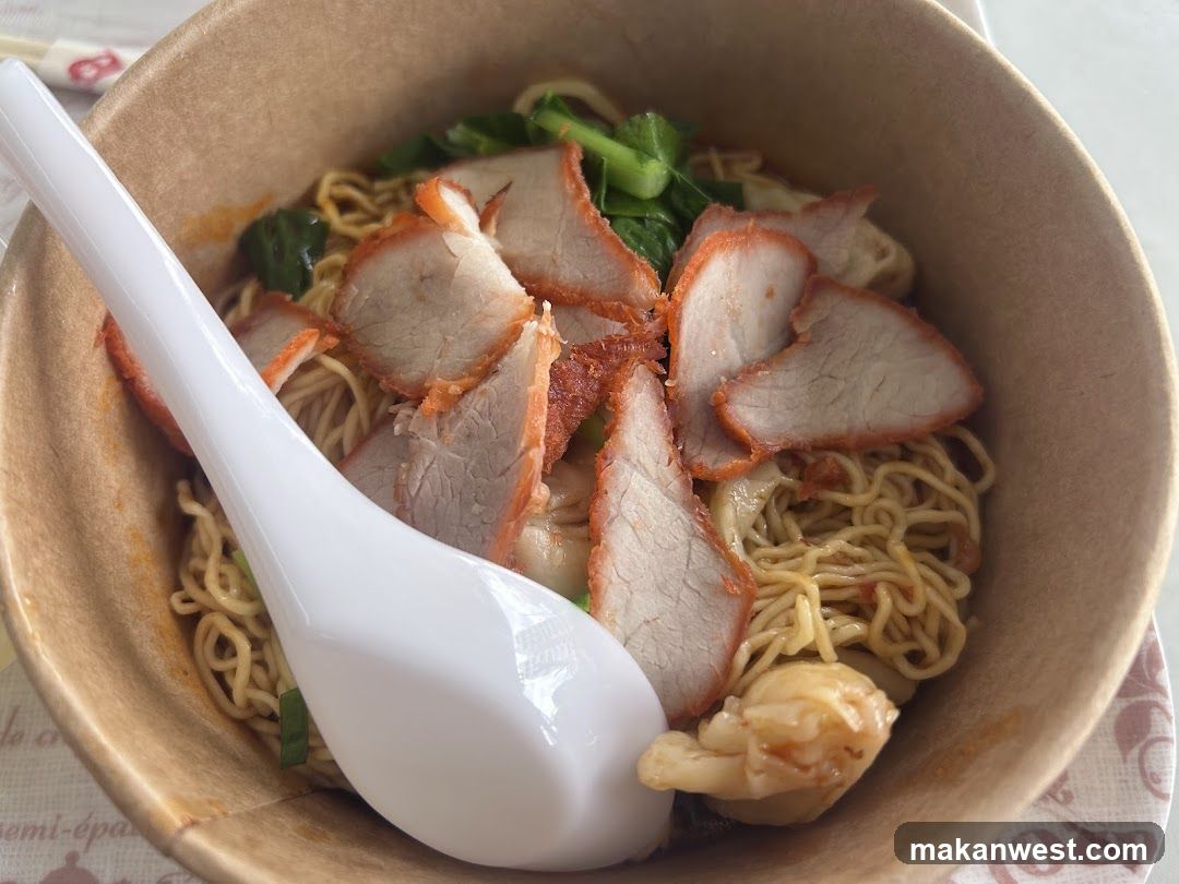 Noodle Bowl with Meat and Vegetables