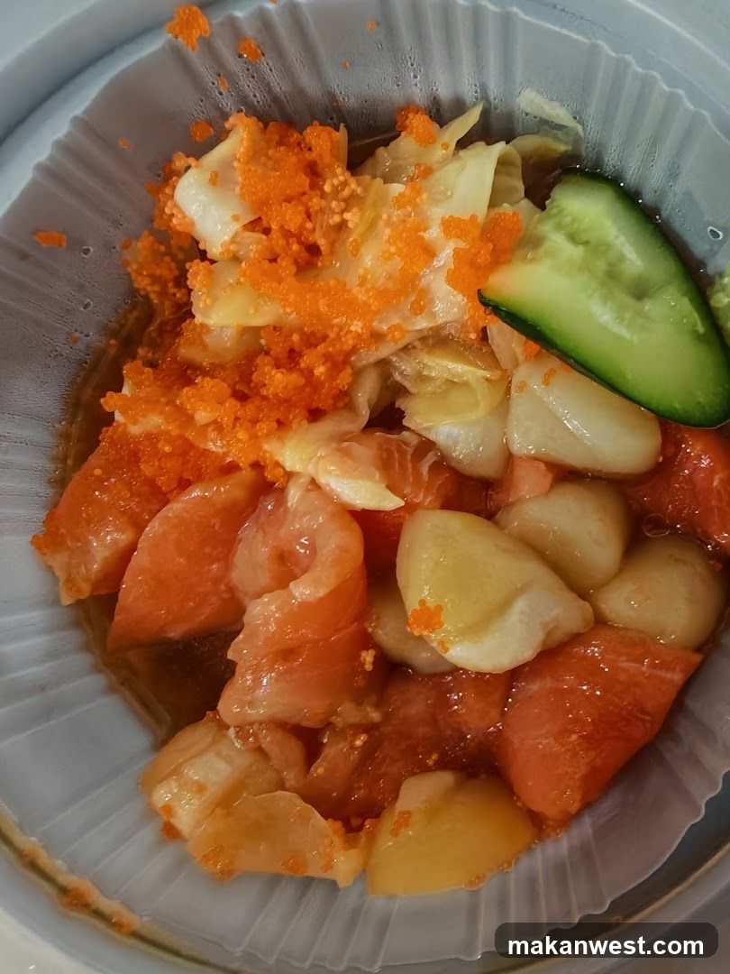 Salad Bowl with Tuna and Roe