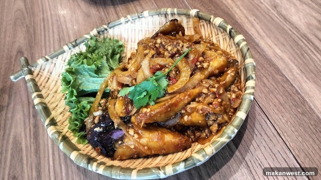 Stir-fried Eggplant with Garlic Sauce