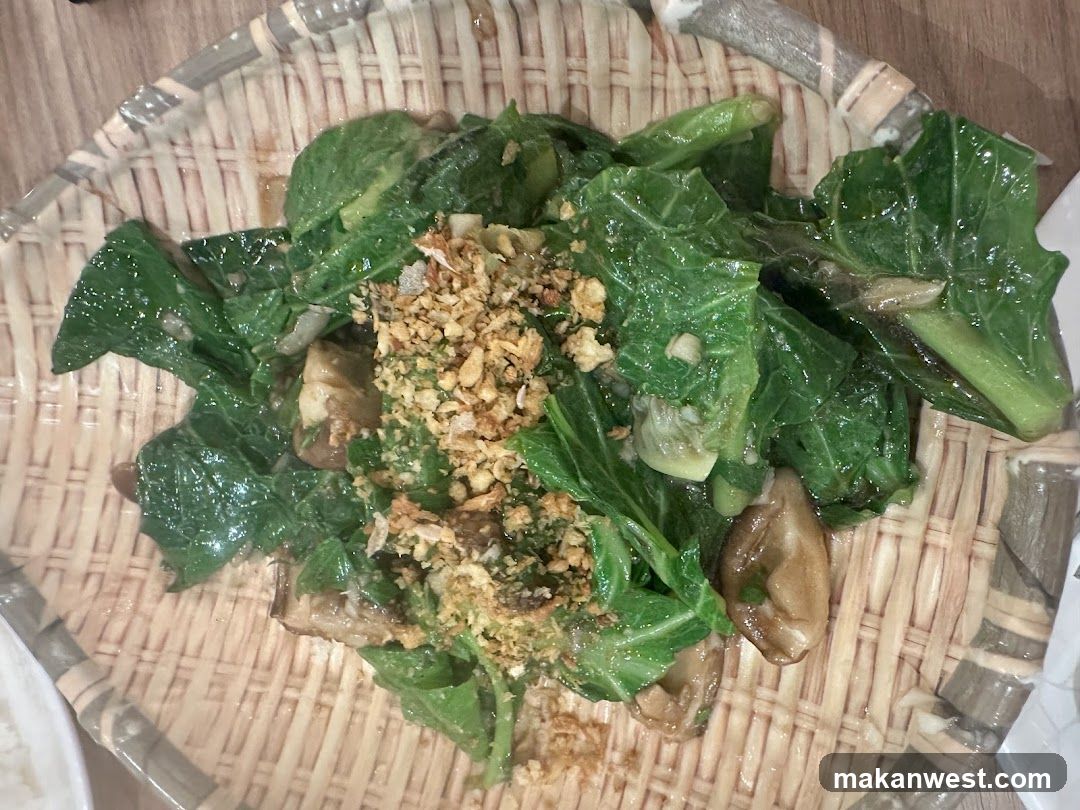 Stir-fried greens with garlic