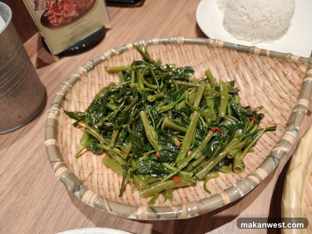 Stir-fried Water Spinach in Bamboo Basket