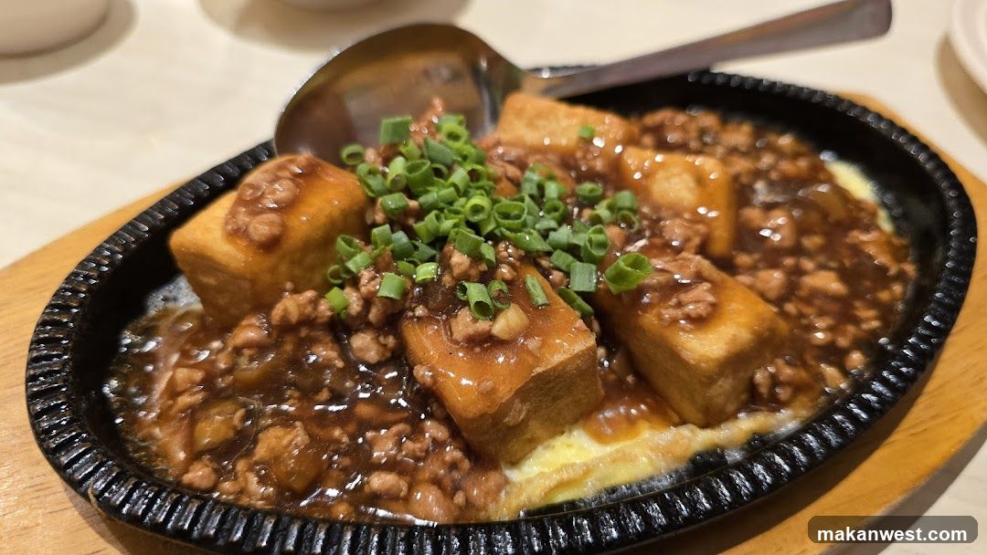 Minced Meat Tofu with Scallions