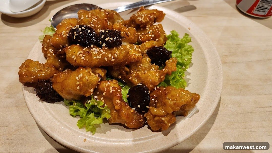 Sesame Chicken with Dried Fruits