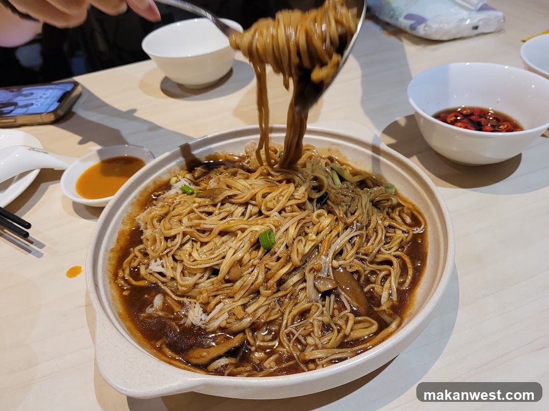 Noodle Dish with Soy Sauce and Chili Oil