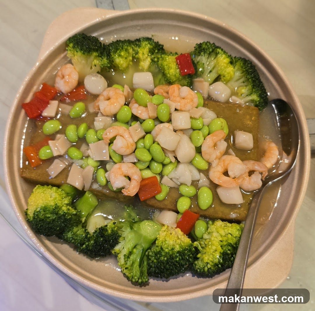 Broccoli and Shrimp Soup with Tofu