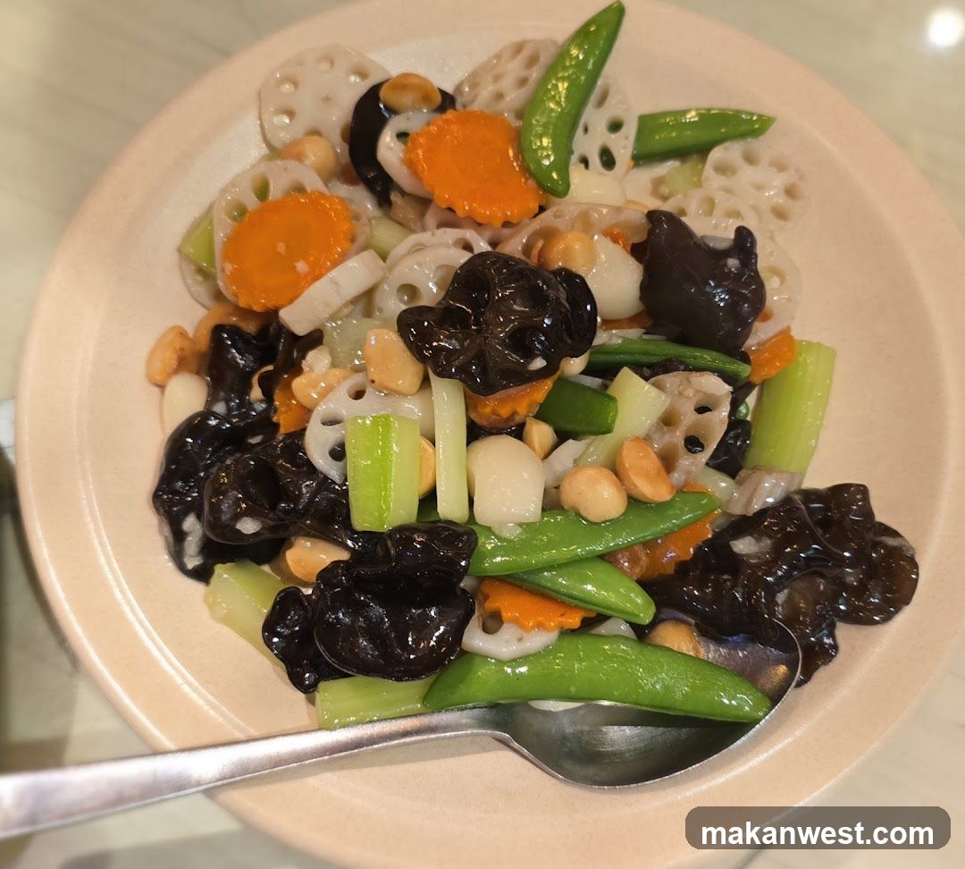 Stir-fried Vegetable and Mushroom Dish