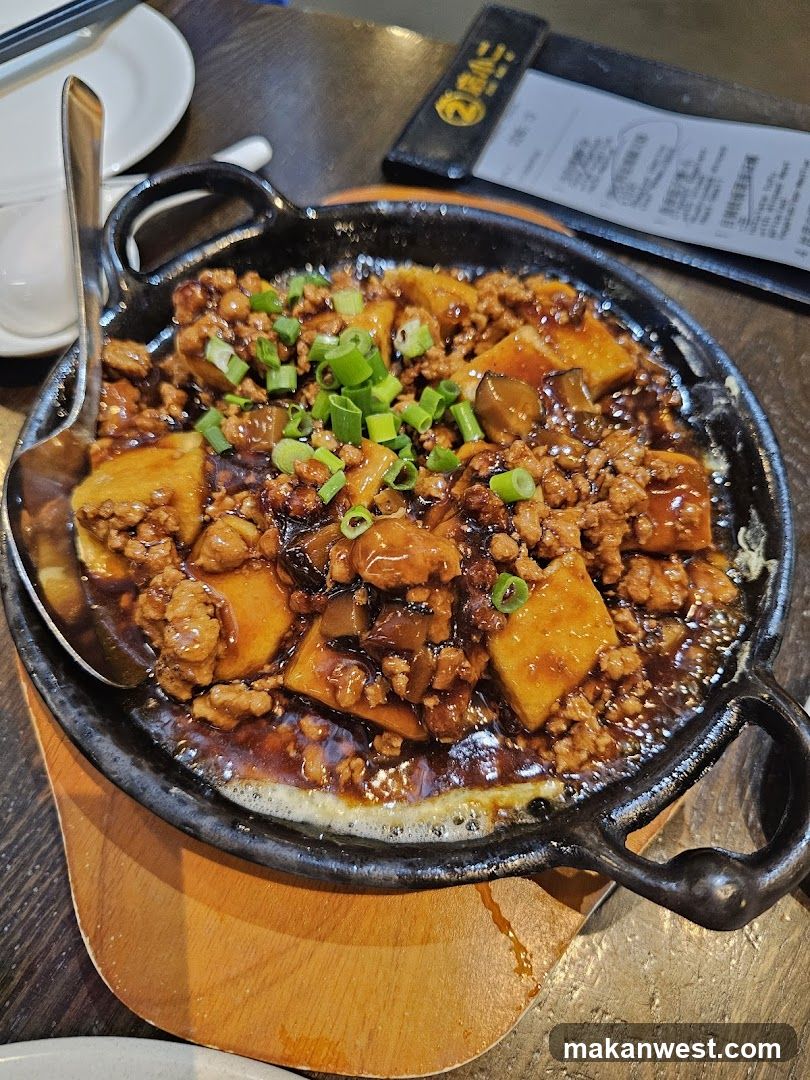 Sizzling Dish with Minced Meat and Tofu