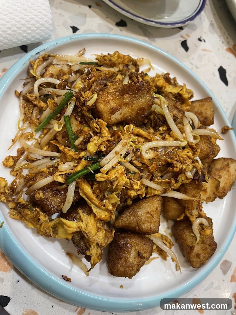 Fried Tofu with Egg and Bean Sprouts