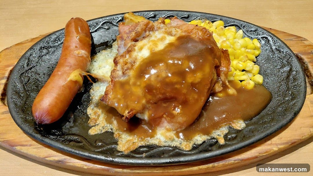 Sausage and Fried Chicken with Corn