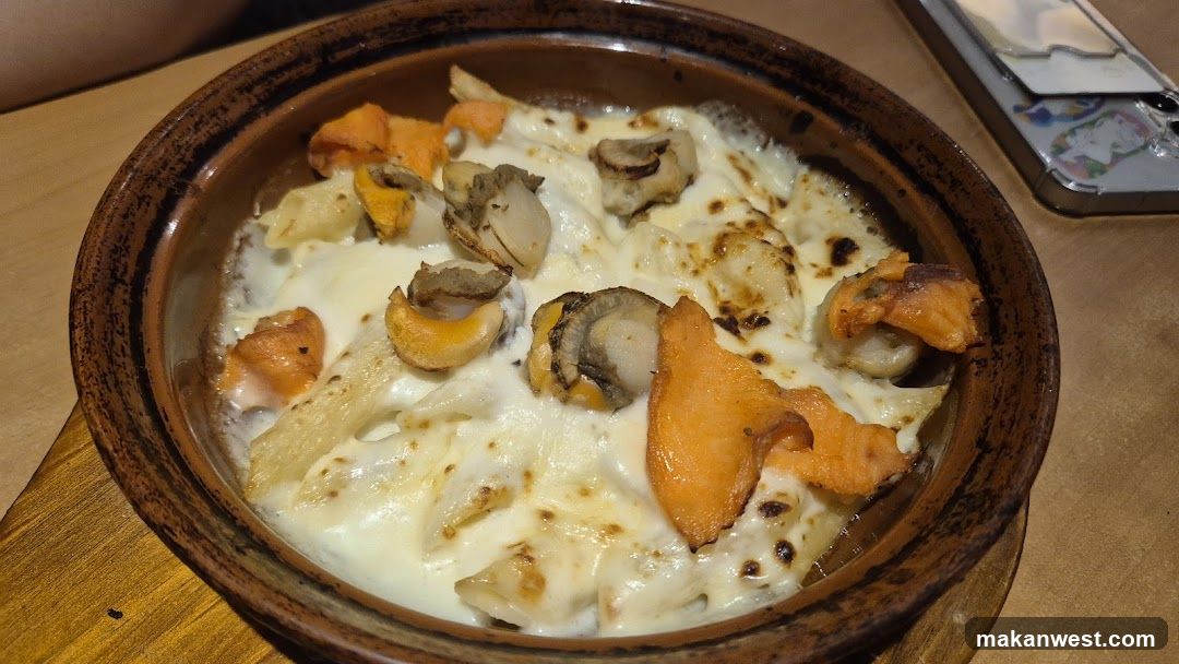 Cheese Baked Dish with Salmon and Mushrooms