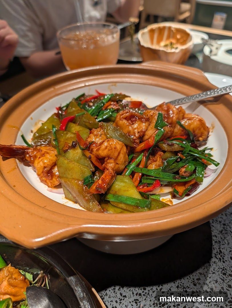Shrimp and Vegetable Stir Fry in Clay Pot