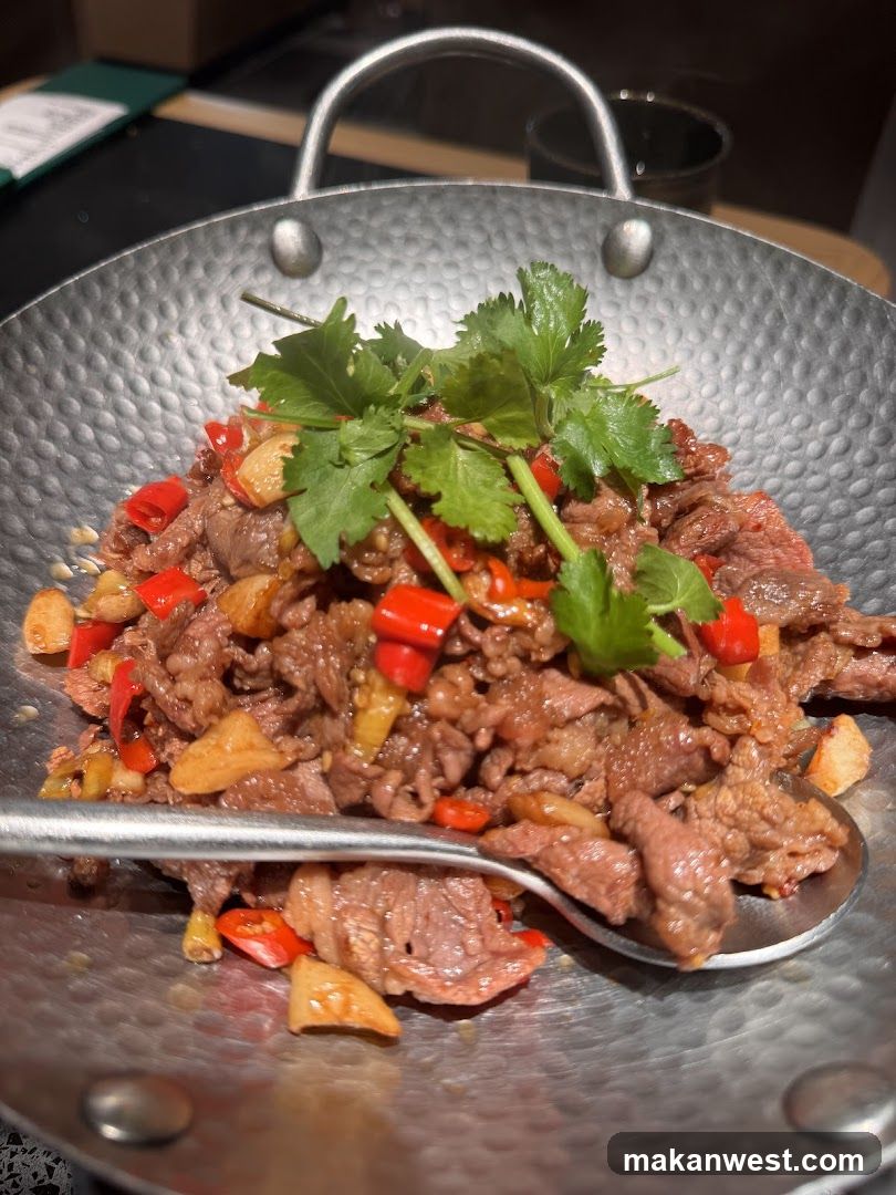 Stir-fried Beef with Chili and Cilantro