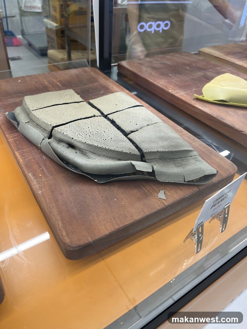 Cakes Display Case