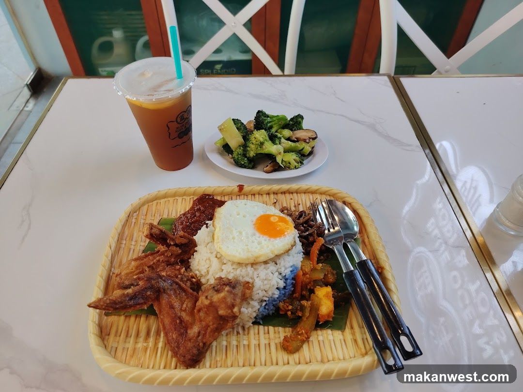 Rice Meal with Fried Chicken and Broccoli