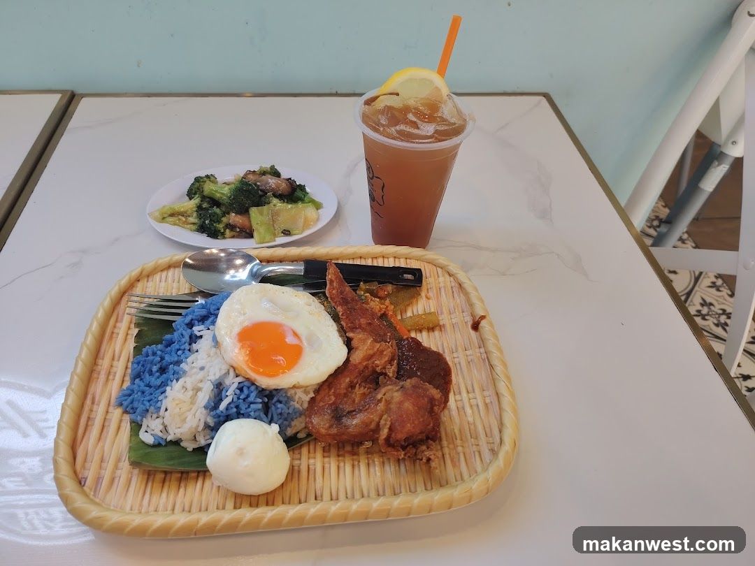Bamboo Tray Meal with Blue Rice and Fried Chicken