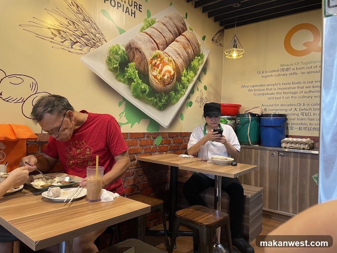 Q J Restaurant Interior