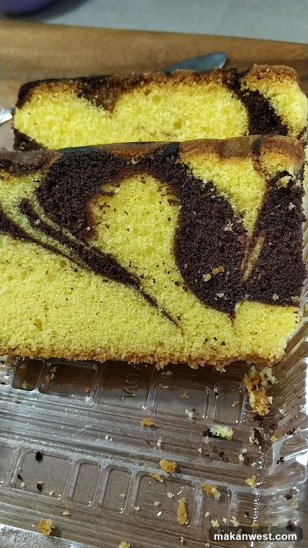 Swirl Cake Slices