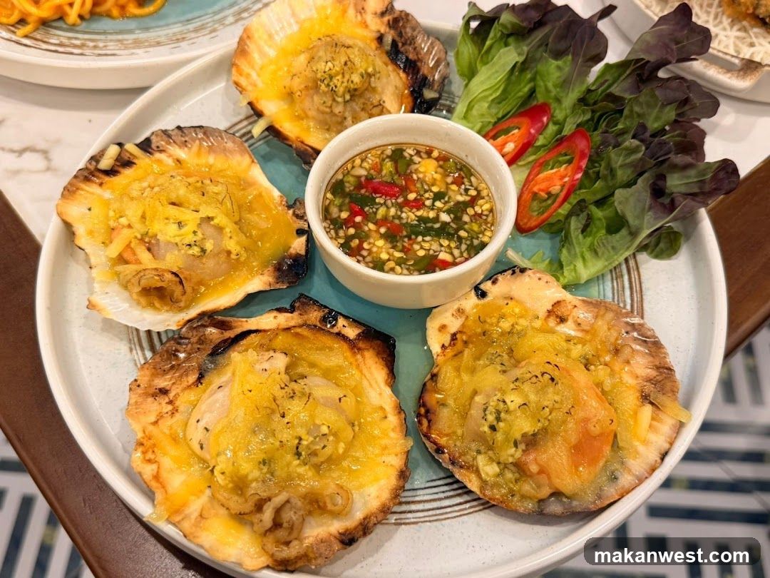 Grilled Scallops with Garlic Butter and Chili Sauce