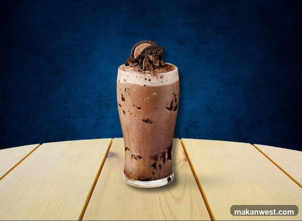 Chocolate Milkshake with Oreo Cookie