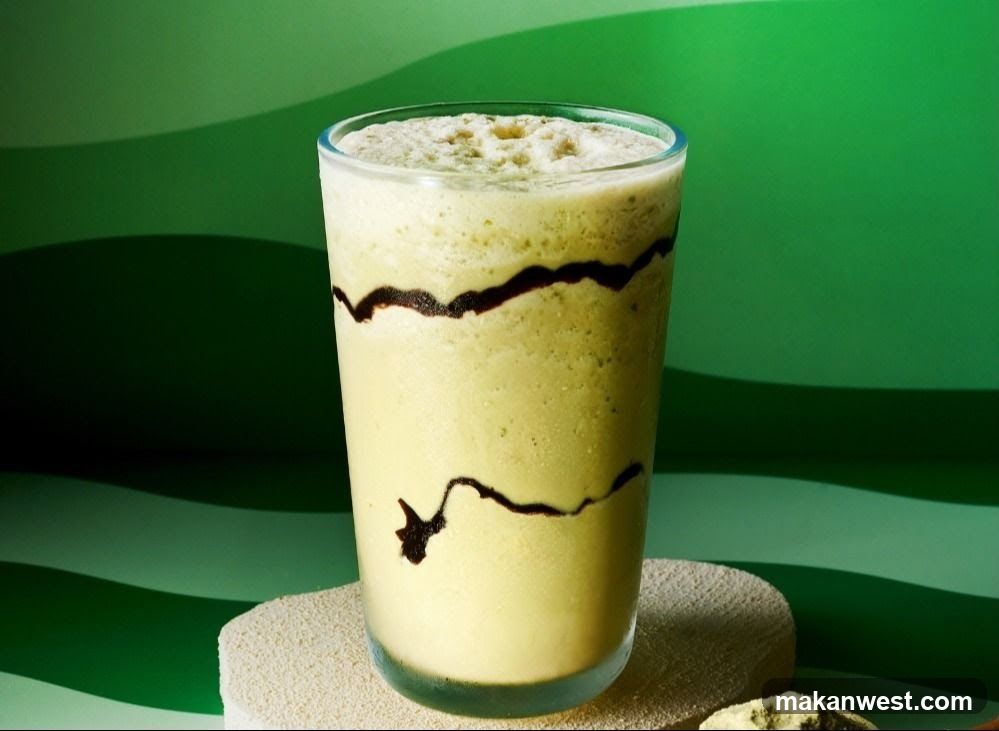 Matcha Latte with Chocolate Drizzle