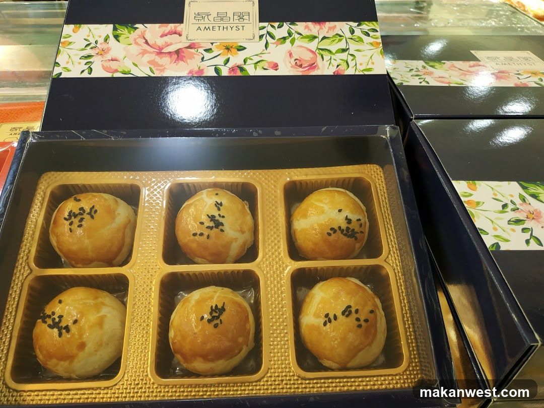 Amethyst Bakery Product Display