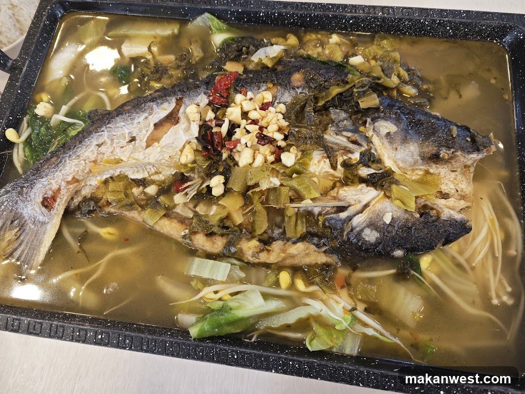Braised Fish with Pickled Vegetables and Noodles