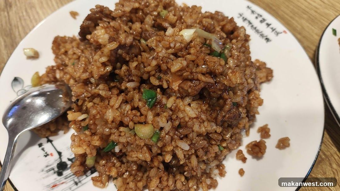 Fried Rice with Meat and Green Onions