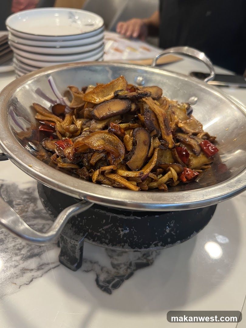 Stir-fried Mushrooms with Dried Chilies