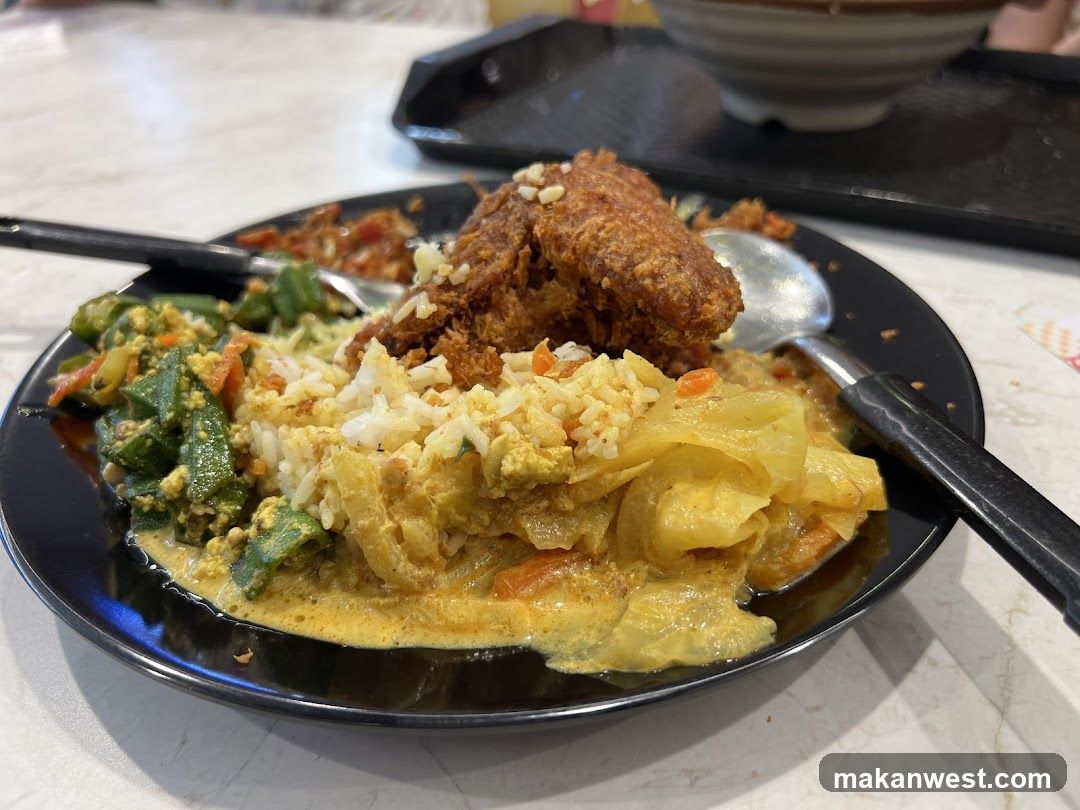 Curry Rice with Fried Chicken and Vegetables