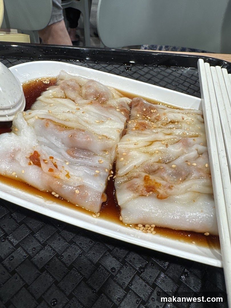 Steamed Rice Rolls with Sauce