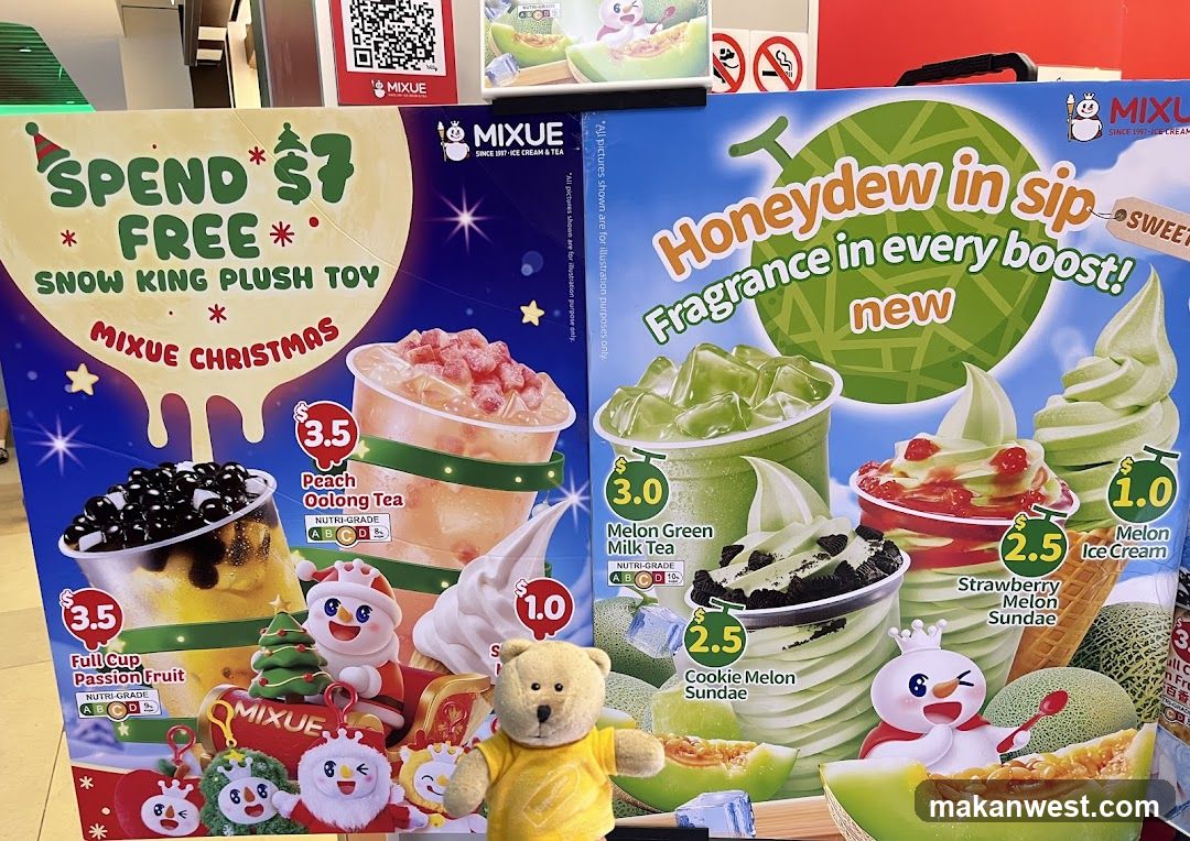 Mixue Christmas Promotion Display