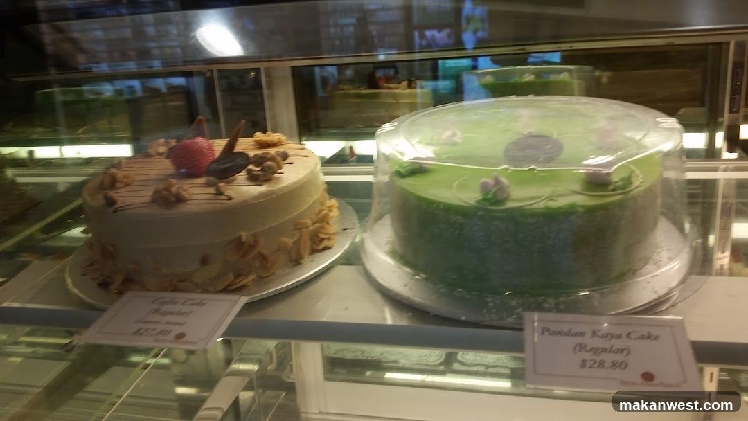 Cakes Display Case
