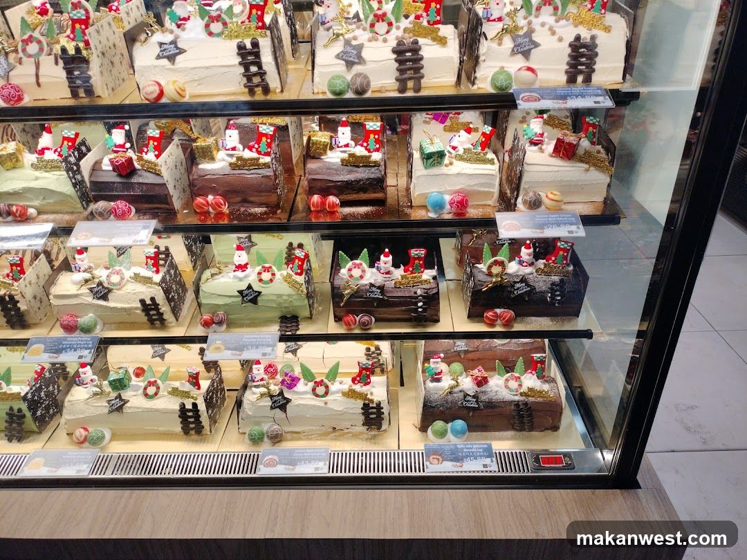Christmas Cake Display Case