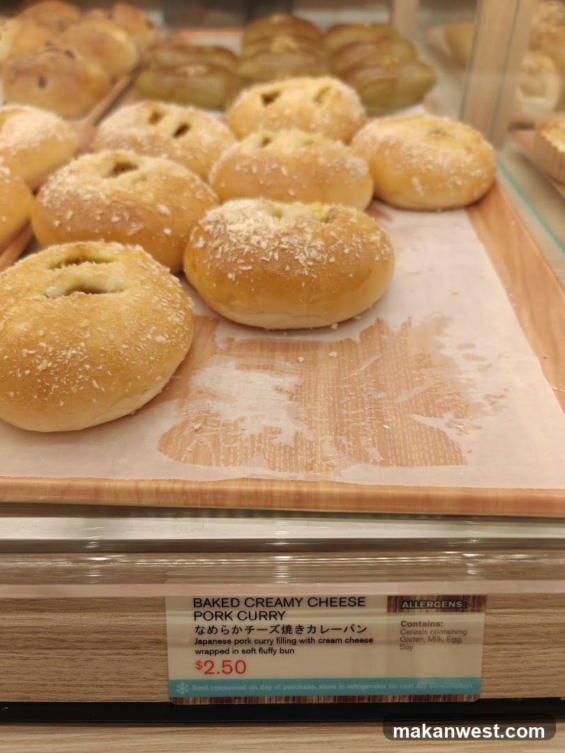 Baked Creamy Cheese Pork Curry Bun Display