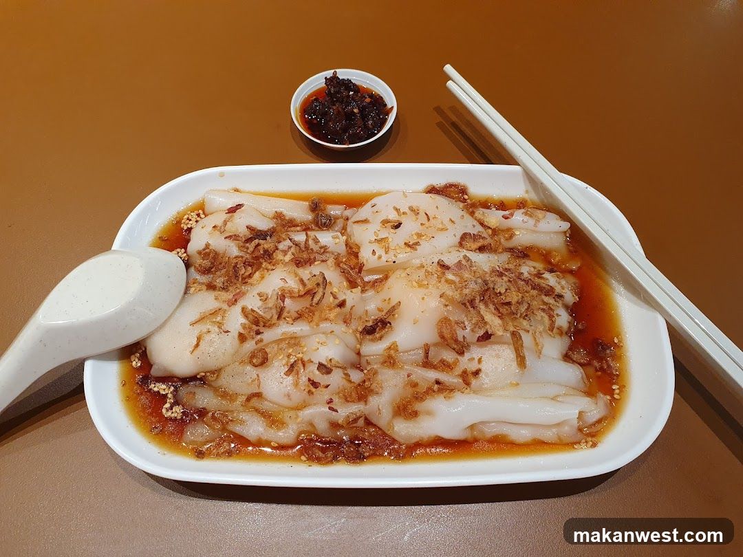 Cantonese Rice Noodles with Chili Oil and Fried Shallots