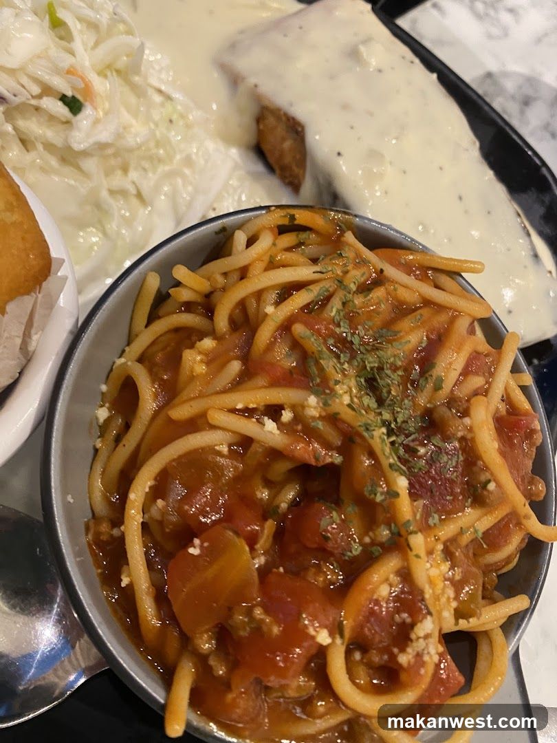 Spaghetti with Tomato Sauce and Side Dishes