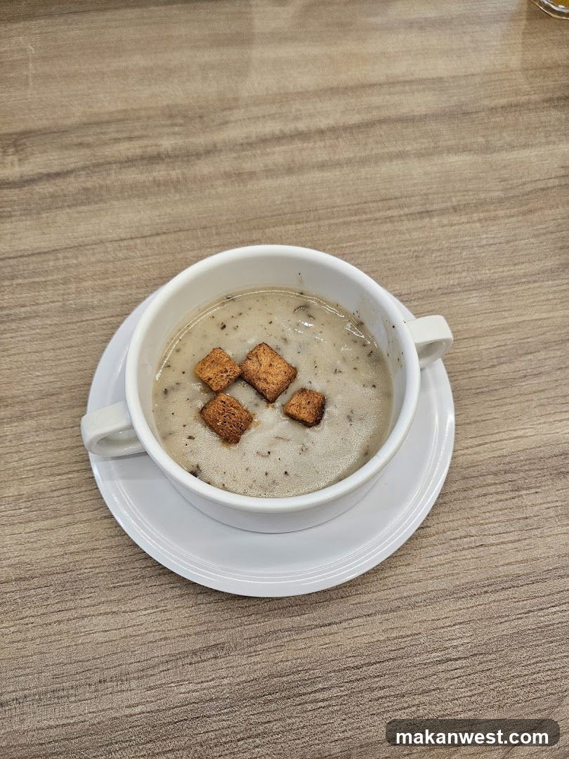 Creamy Soup with Croutons