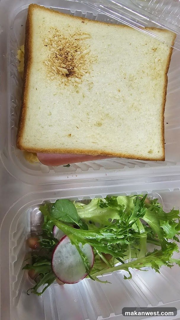 Sandwich and Salad Lunch Box