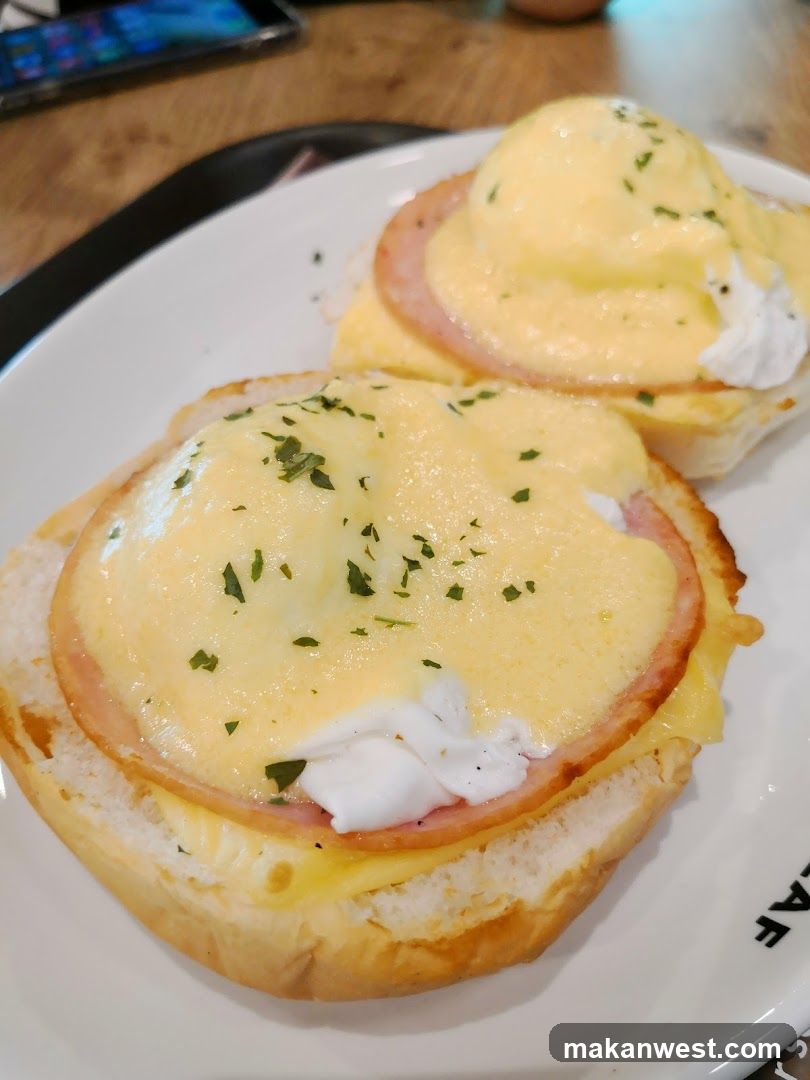 Eggs Benedict on Toast