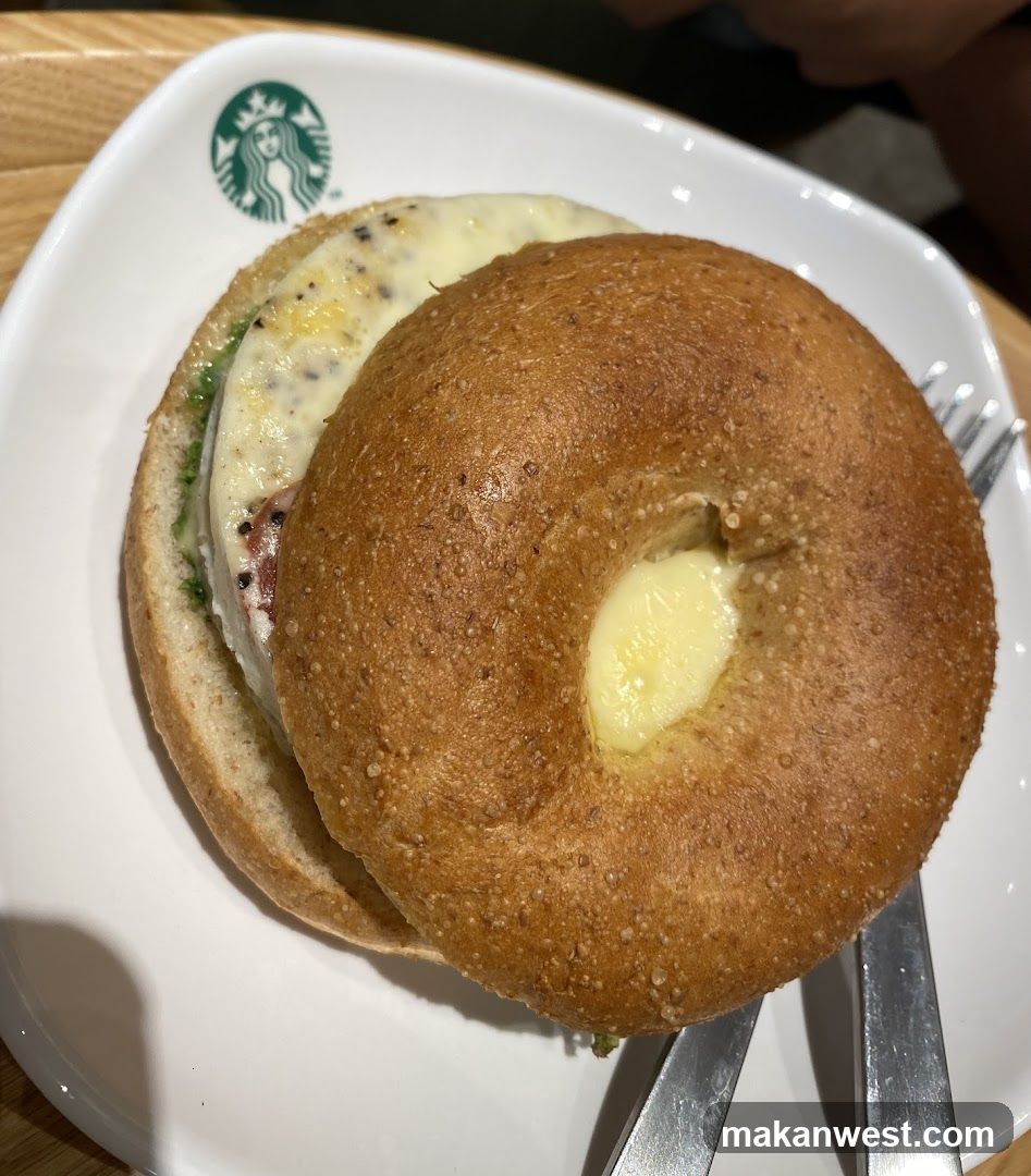 Bagel Sandwich with Egg and Cheese