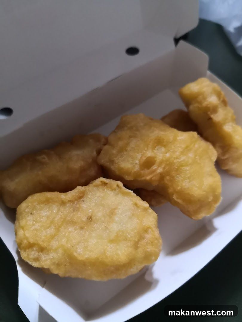 Fried Chicken Nuggets in Box