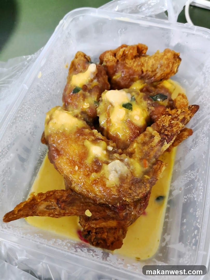 Fried Chicken Wings with Sauce
