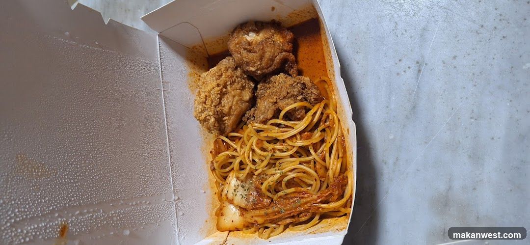 Fried Chicken and Spaghetti in Takeout Box