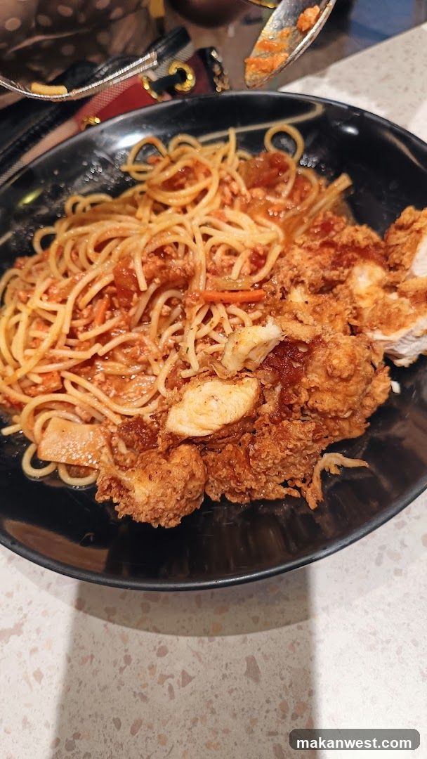 Spaghetti and Fried Chicken Bowl