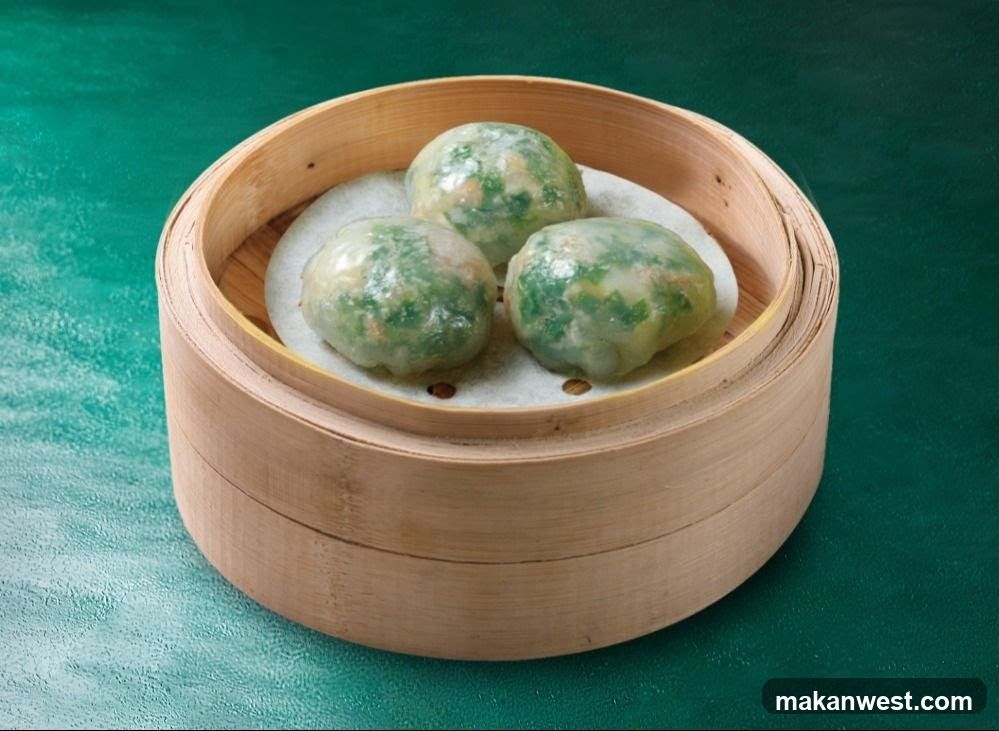 Steamed Dumplings in Bamboo Basket