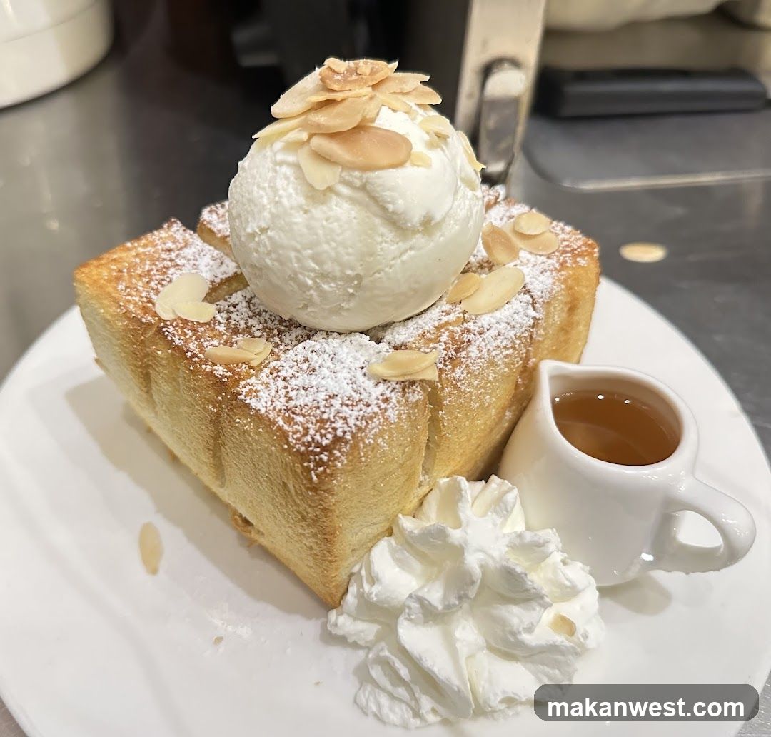 Almond Topped Toast with Ice Cream