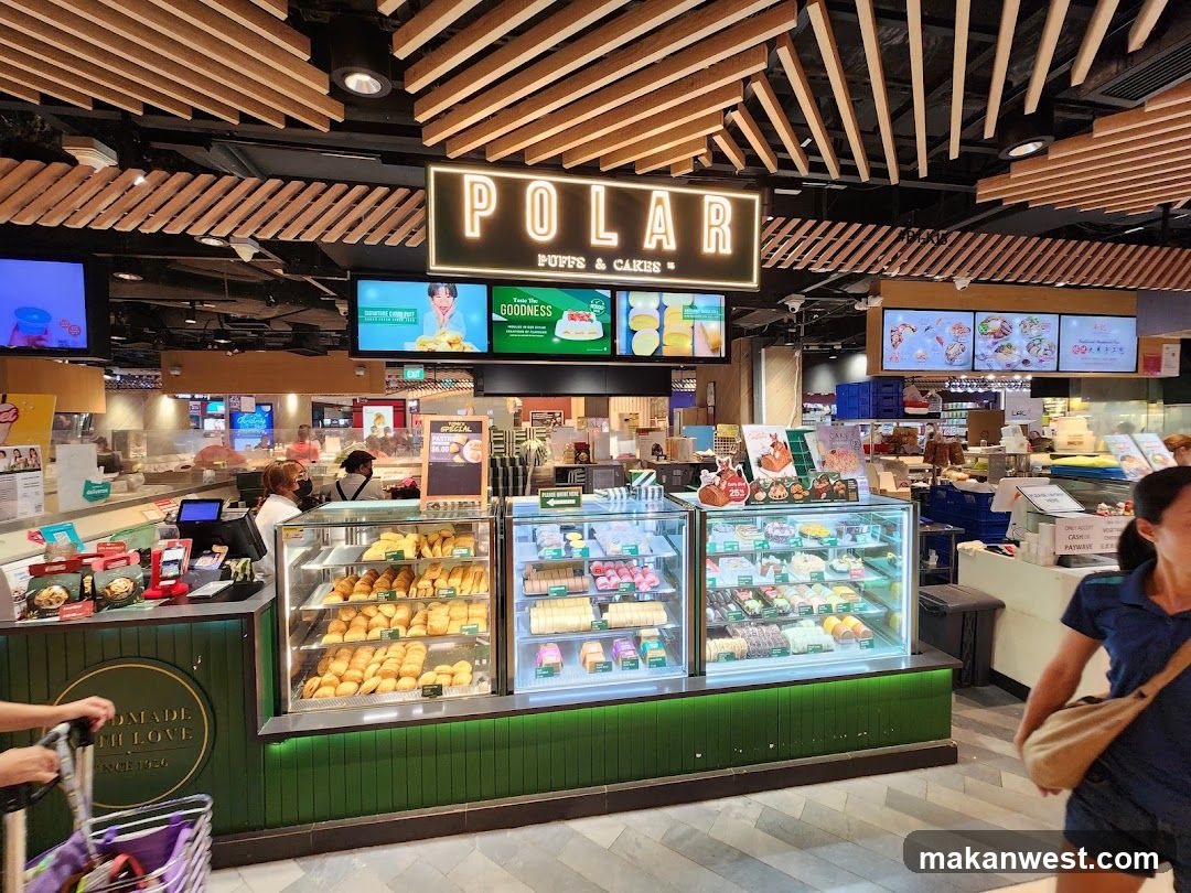Polar Puffs & Cakes Interior
