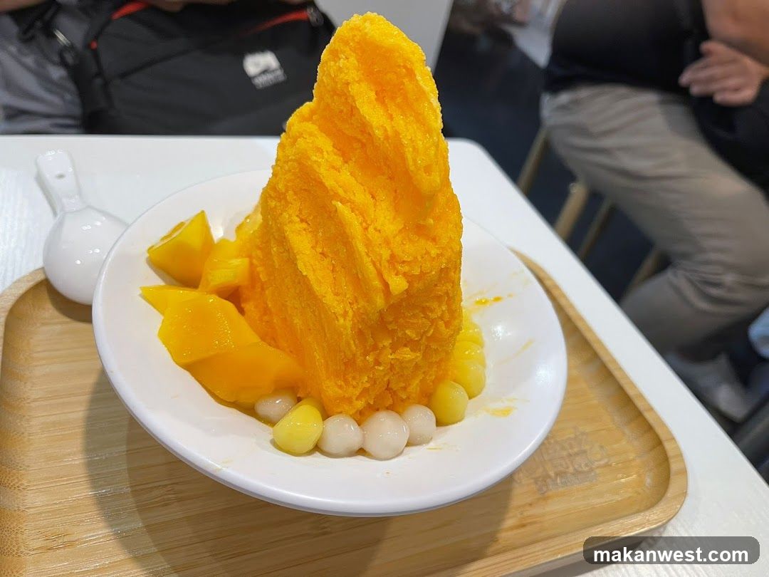 Mango Shaved Ice Dessert
