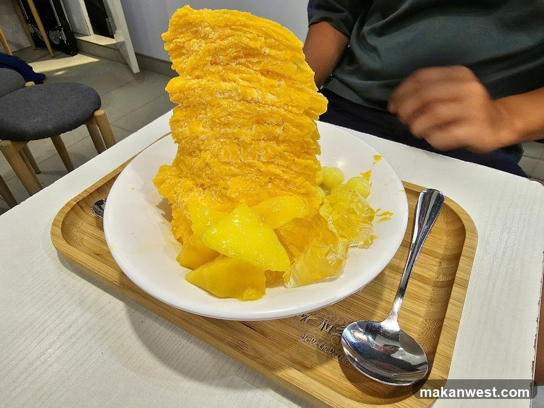 Mango Shaved Ice Dessert
